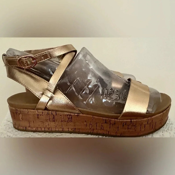 Report Metallic Rose Gold Open Toe Ankle Strap Platform Sandal - Size 7.5 - Picture 1 of 4